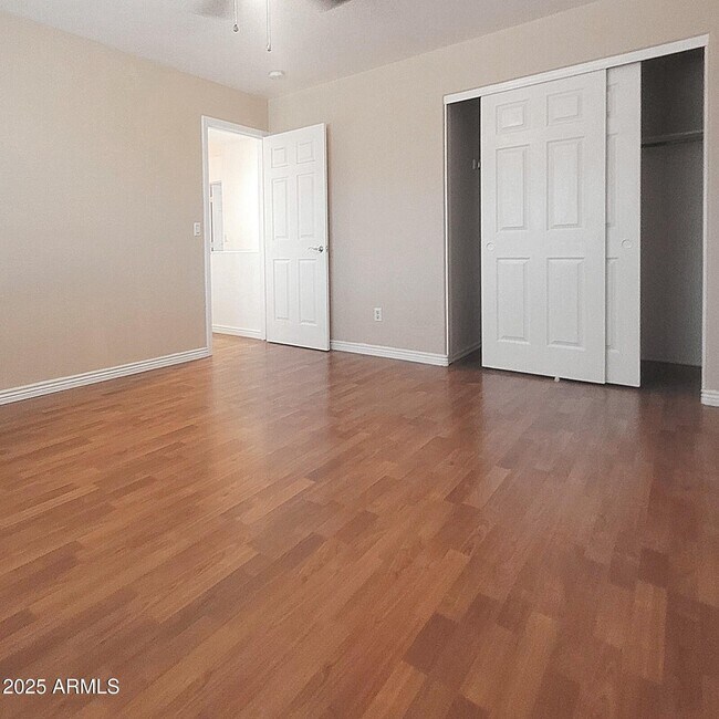 Building Photo - 2210 E Paraiso Dr