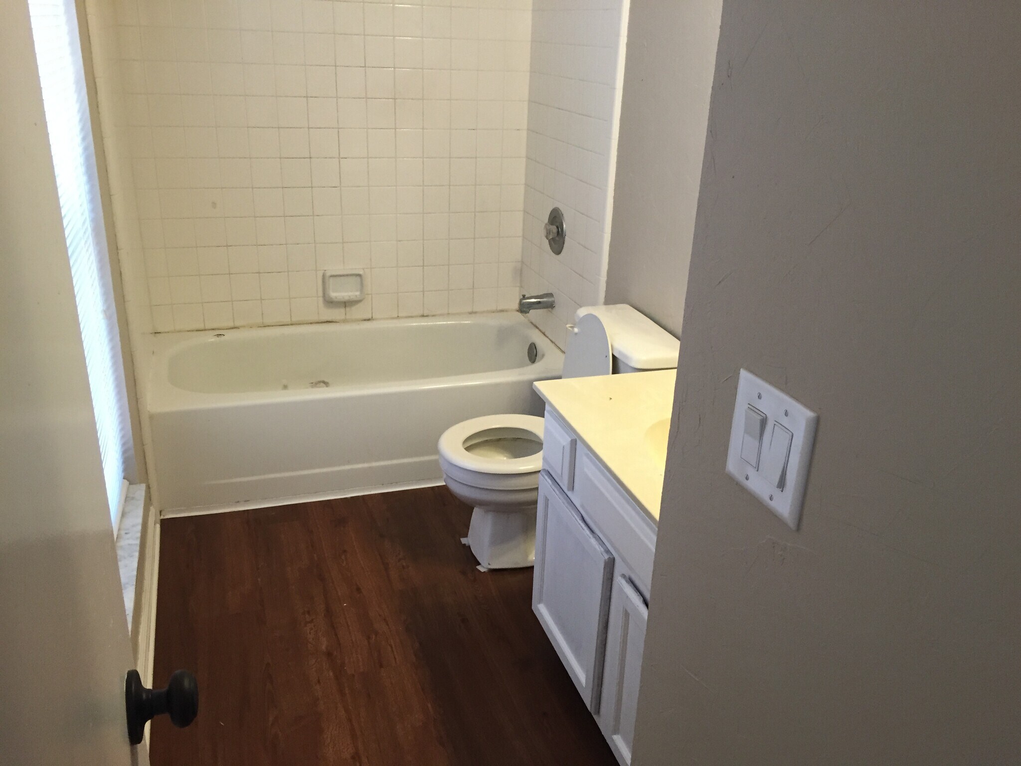 Master Bath - 7423 Colony Cove Ln