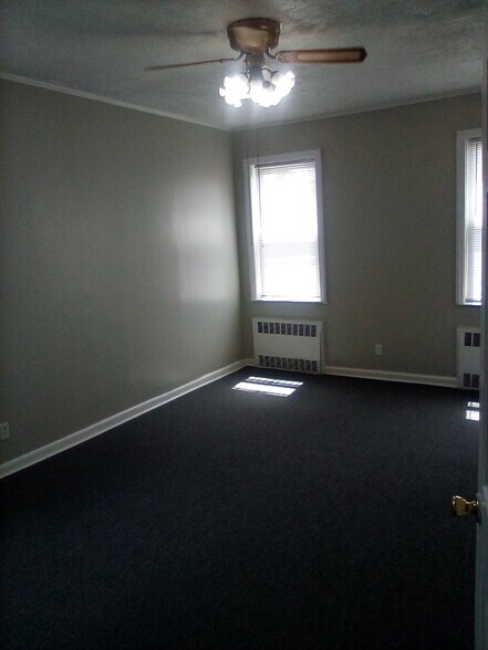 Building Photo - 626 Remsen Ave