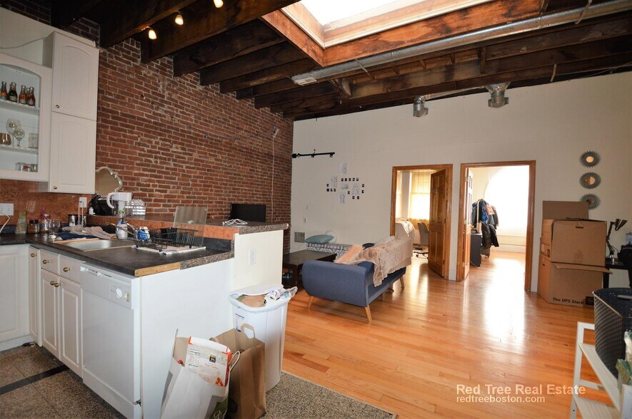 Primary Photo - 25 Saint Marys Ct