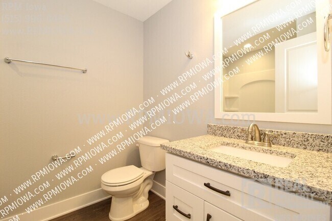 Building Photo - 5374 Destiny Dr