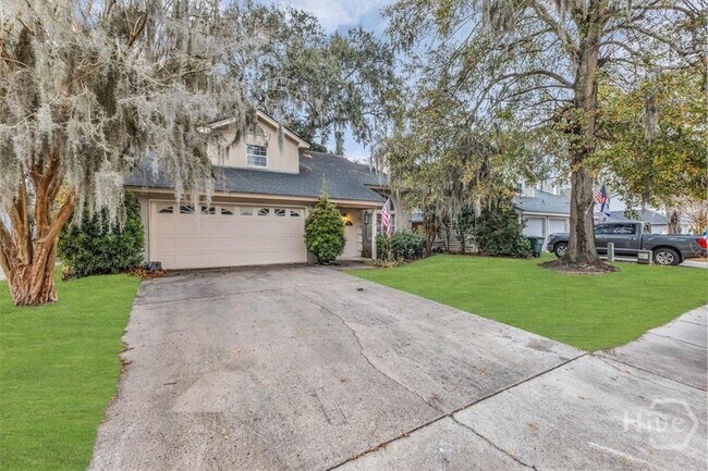 Building Photo - 138 Penn Station