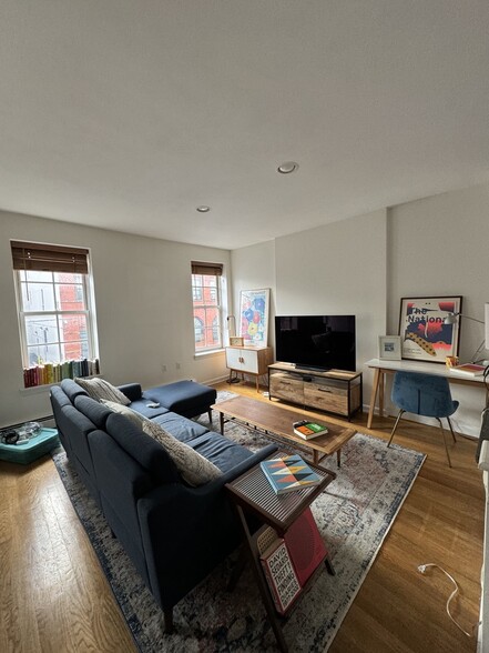 Living Room - 93 Erie St