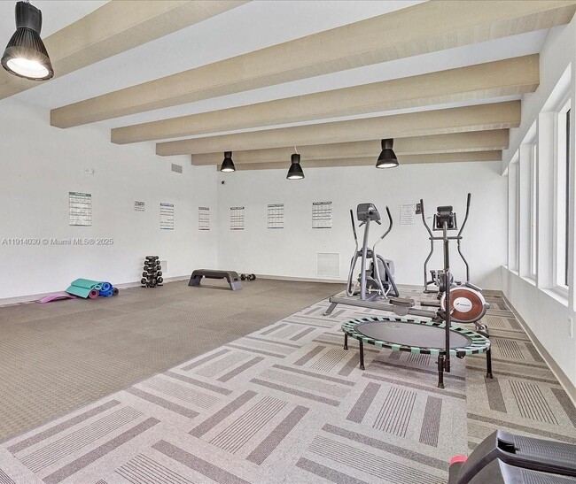 Building Photo - 2771 Taft St