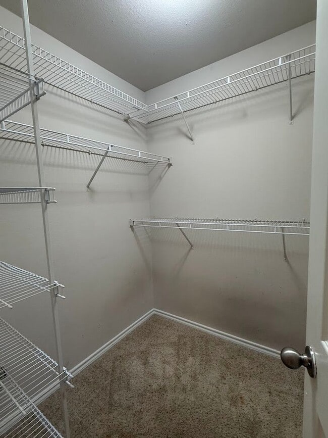 Building Photo - 2 BD with Garage - Dog Park - Resort Pool ...