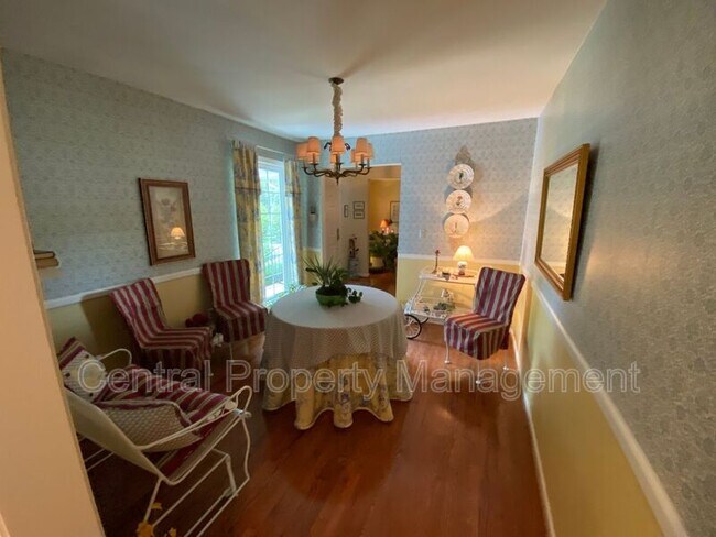 Building Photo - 4724 Coach Hill Dr