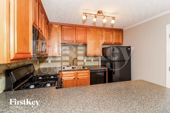 Building Photo - 2739 Hawk Trace NE