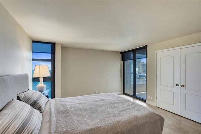 Building Photo - 5510 N Ocean Dr