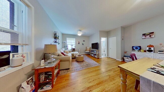 Building Photo - 1331-41 W. Addison