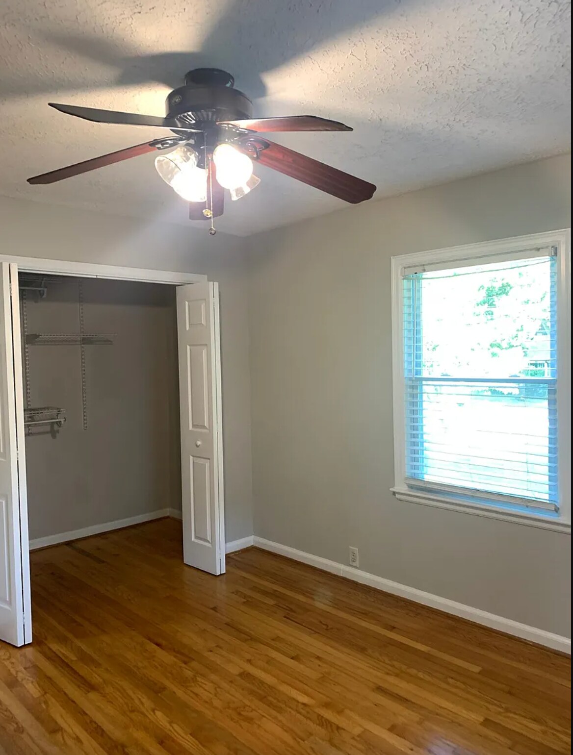 Building Photo - 864 Shadowridge Dr SE