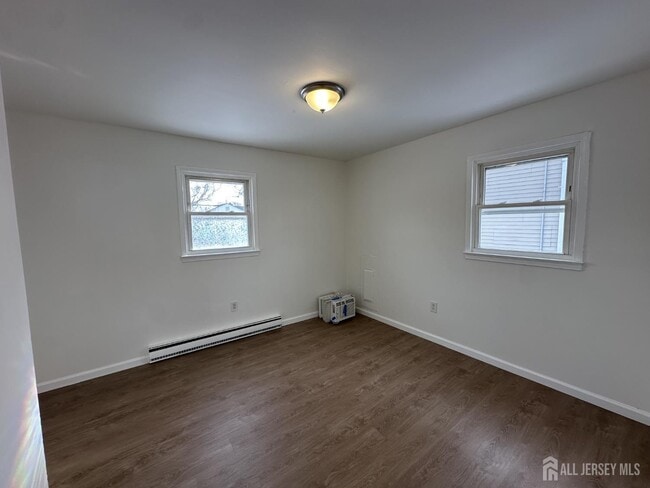 Building Photo - 67 Maple Ave