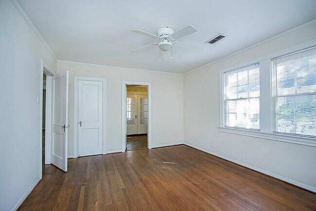 Building Photo - 1843 Branard St