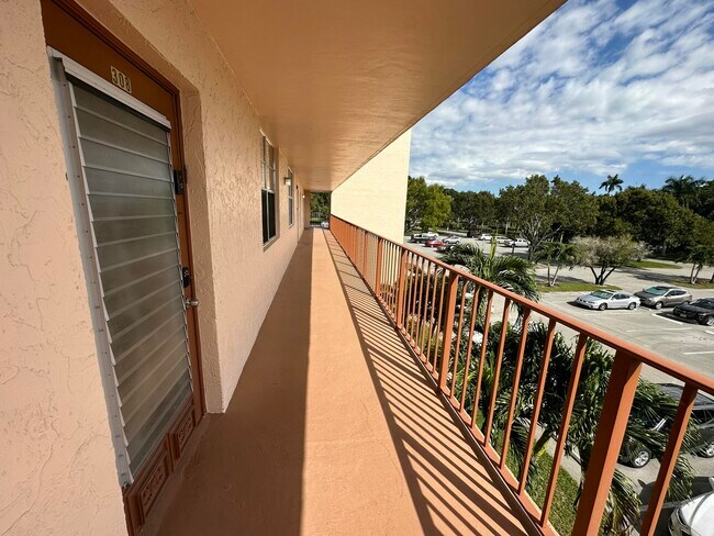 Building Photo - 14671 Bonaire Blvd