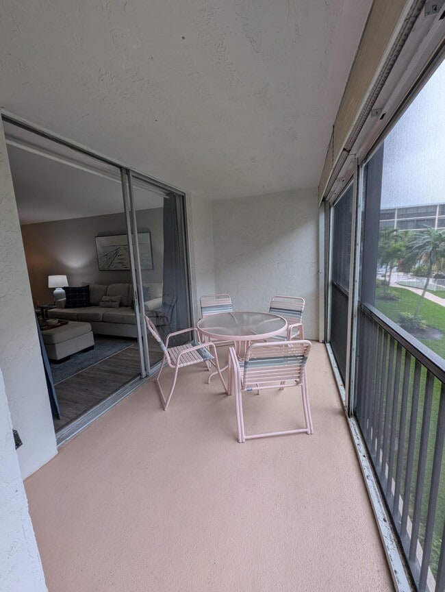 Building Photo - 740 E Ocean Ave