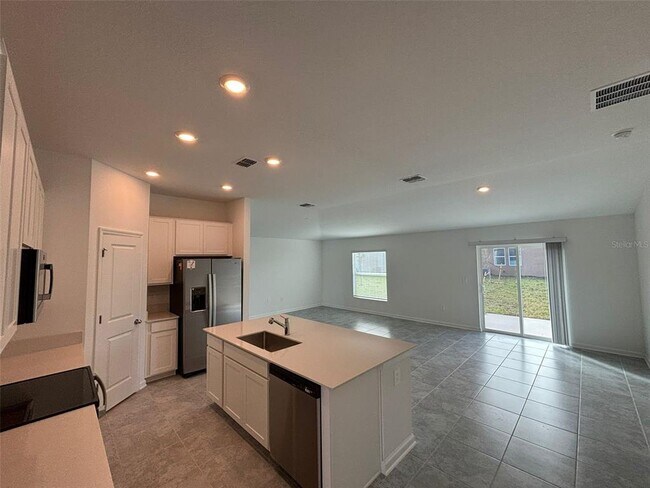 Building Photo - 655 Daring Dr