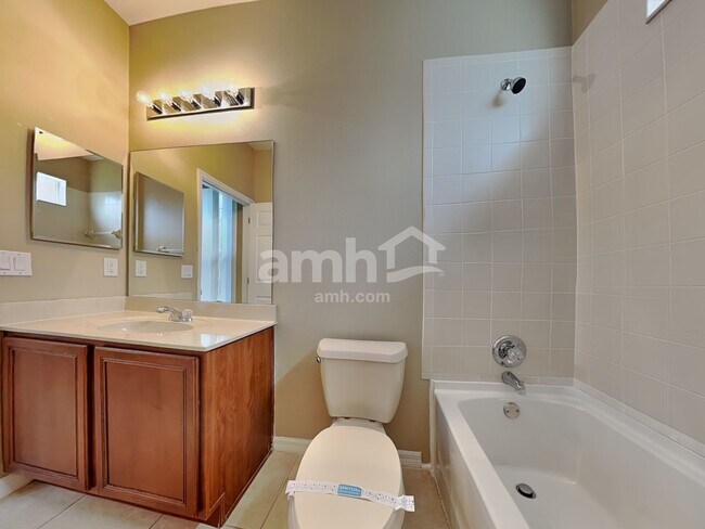 Building Photo - 10016 Caroline Park Dr