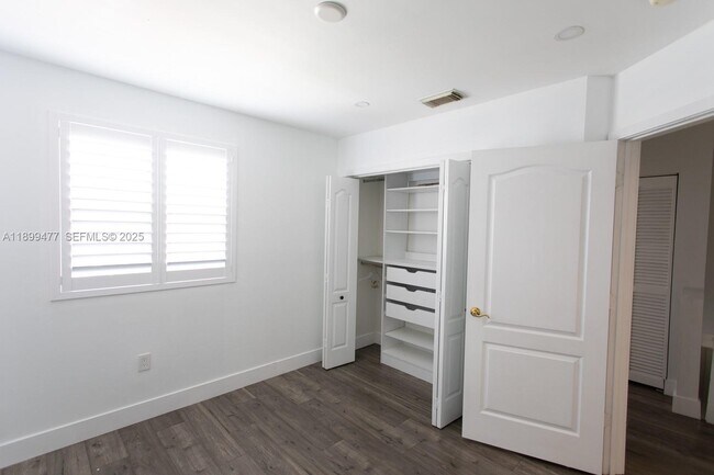 Building Photo - 14219 SW 126th Pl