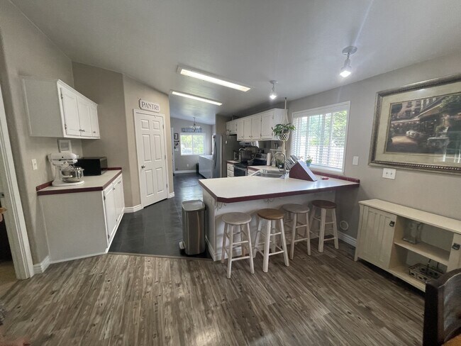 Building Photo - 4647 California Trail