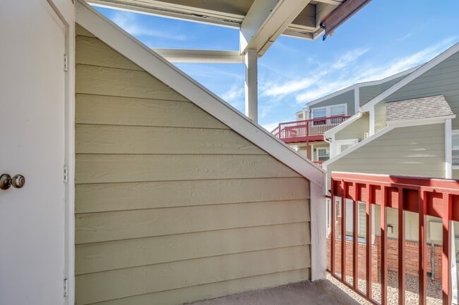 Building Photo - 980 S Dawson Way