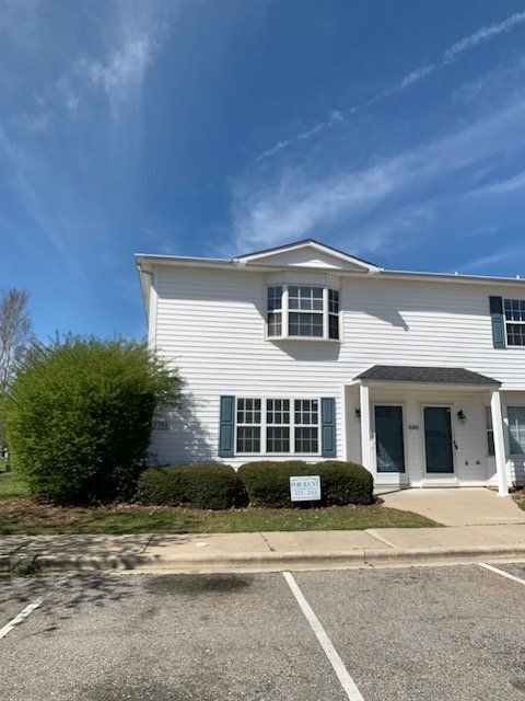 Building Photo - 3923 Sterling Pointe Dr