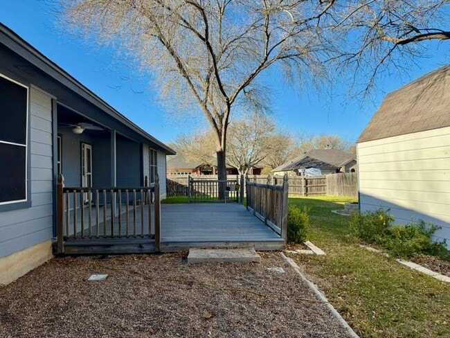 Building Photo - Beautiful single-story home on a corner lot in New Braunfels!