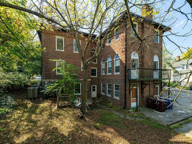 Building Photo - 1923 Geddes Ave