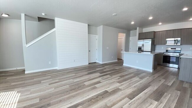 Building Photo - Roe Street Townhomes