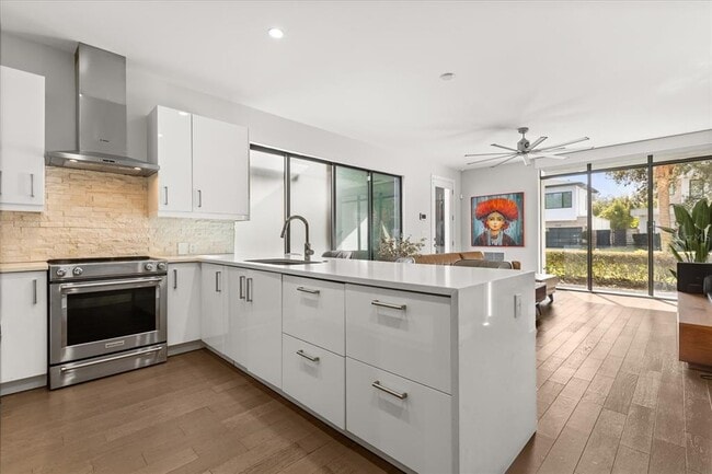 Building Photo - 1049 N Kentucky Ave