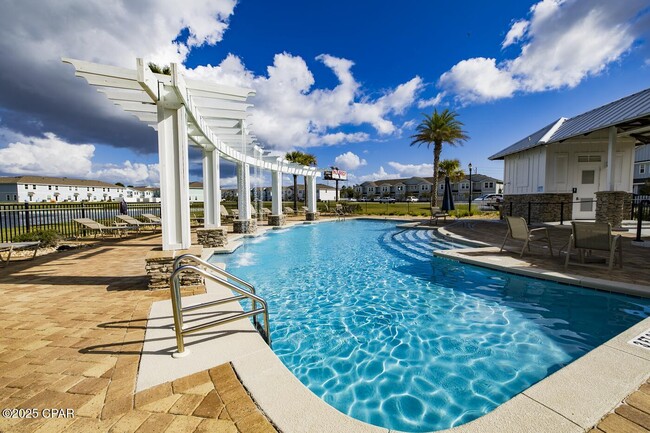 Building Photo - 7470 Shadow Lake Dr