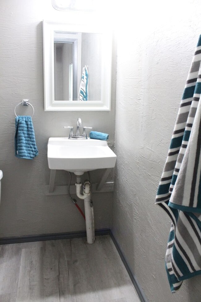 Building Photo - Spacious House for Rent in the Heart of Tu...