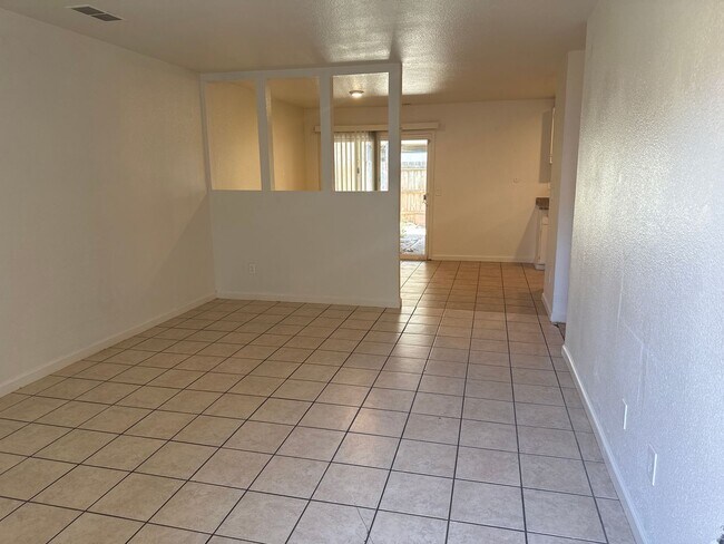 Building Photo - 8821-8823 Kelley Dr
