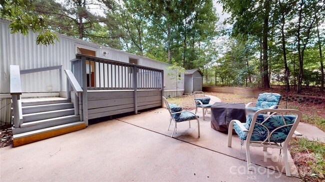 Building Photo - 4120 Glenola Dr