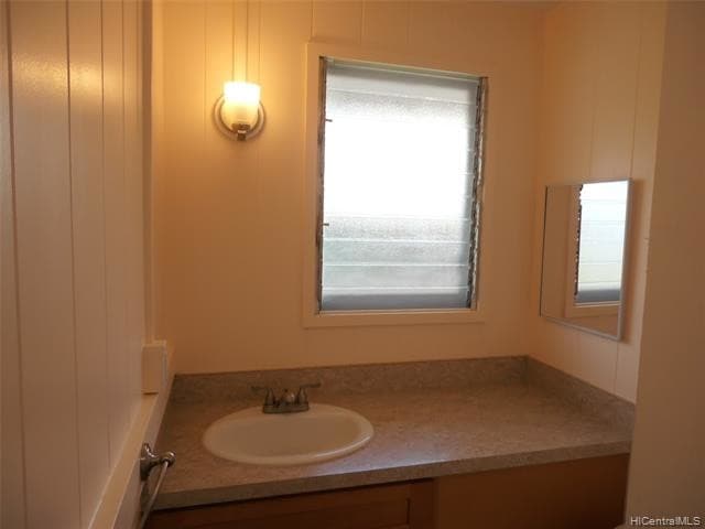 Building Photo - 830 Pumehana St