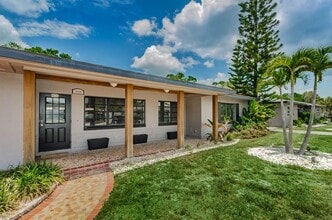 Building Photo - 408 S Aurora Ave