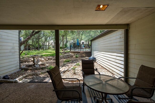 Building Photo - 13 Casa Verde St