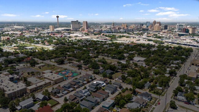 Building Photo - 1114 N Olive St