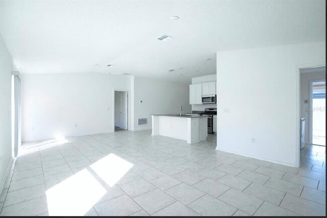 Building Photo - 9347 Revere Ave