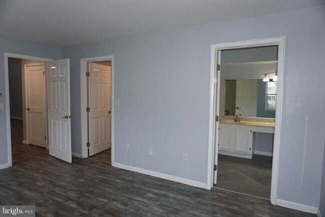 Building Photo - 112 Biscayne Ct