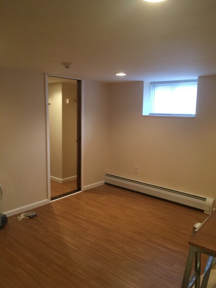 Building Photo - 44 Ramapo Ave