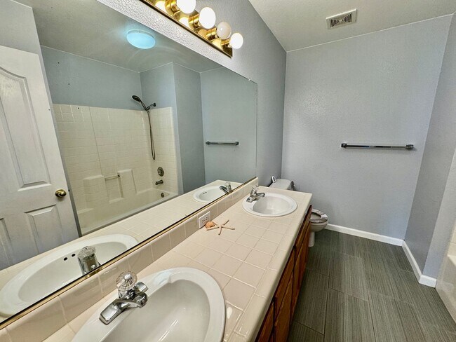 Building Photo - REDUCED! Beautiful Southside Home for Rent, 4 Bedroom 3 Bath