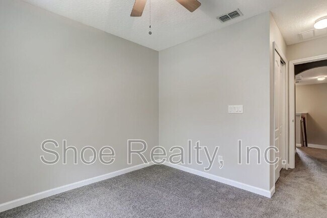Building Photo - 4220 Plantation Oaks Blvd