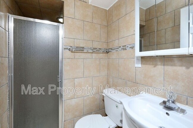 Building Photo - 1040 39th St