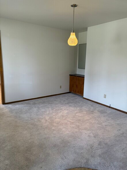 Building Photo - 4016 Pfeiffer Ct