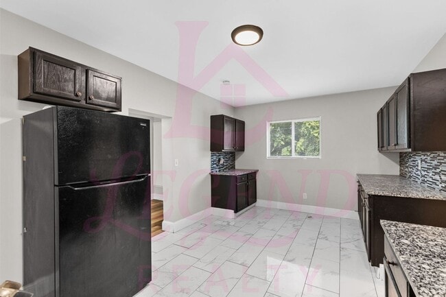 Building Photo - Updated 2-Bedroom Brick Home in Benton Park West!