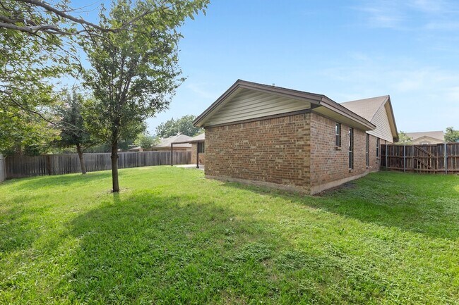 Building Photo - 6728 Fair Meadows Dr