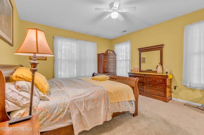 Building Photo - 138 Greenlawns Dr