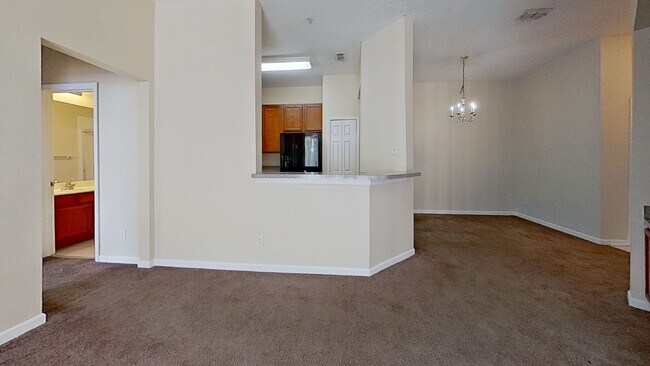 Building Photo - Beautiful Condominium on Beach Blvd!