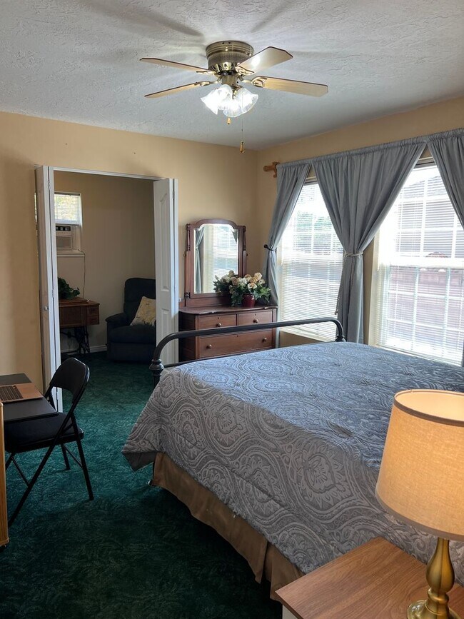 Building Photo - AND-D 1802