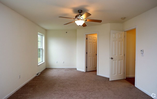 Building Photo - 23 Northern Pines Rd