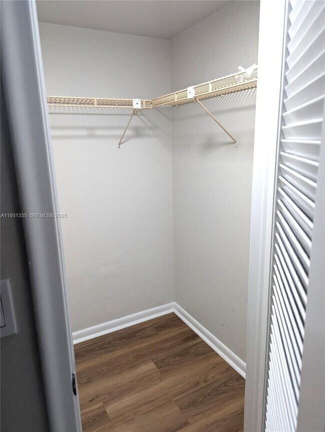 Building Photo - 1638 Embassy Dr